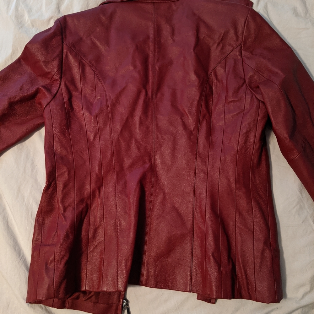 Red leather jacket - Picture 3 of 3